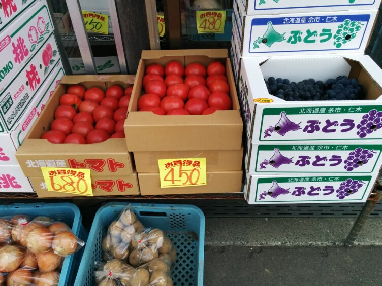 八百屋さんのトマト