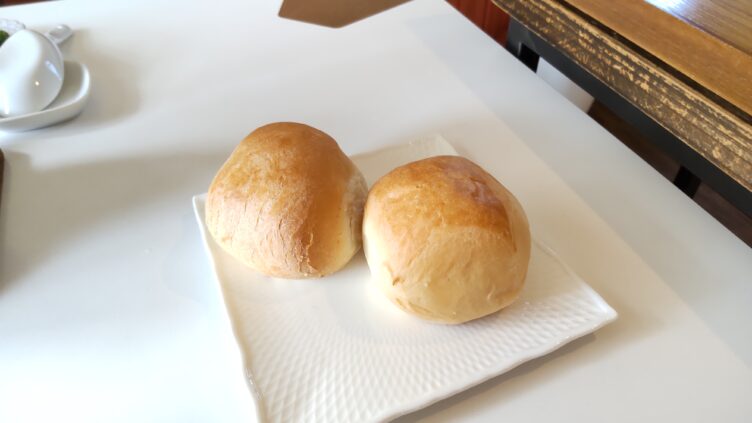 川島旅館のパン